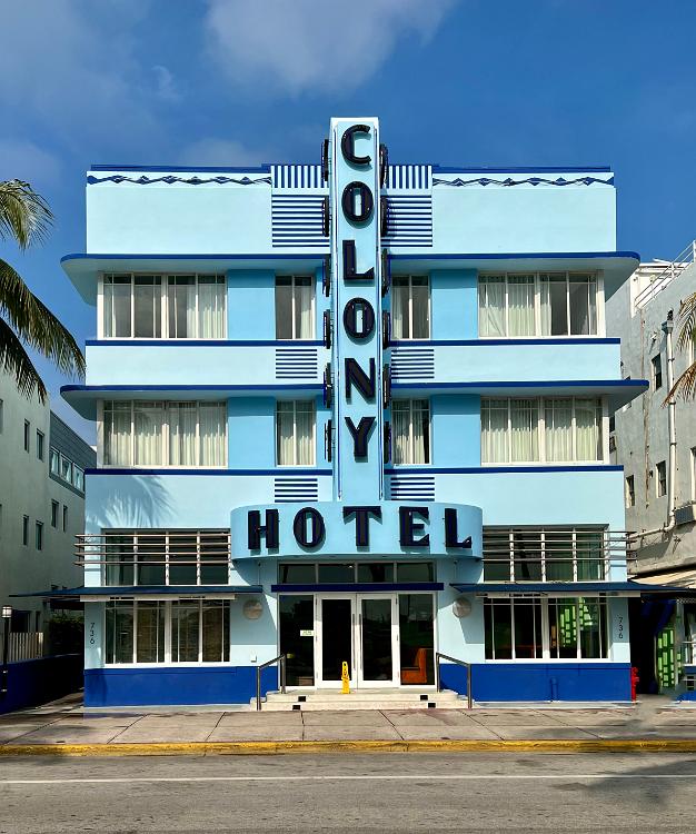 Art Deco Hotel