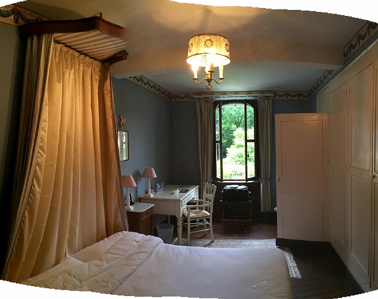 ChateauRoomPano